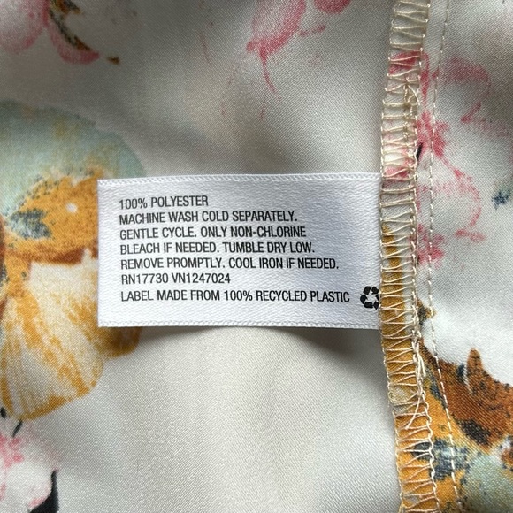 3.1 Phillip Lim Multicolor Floral Blouse, I have both sizes M and L - Picture 6 of 8
